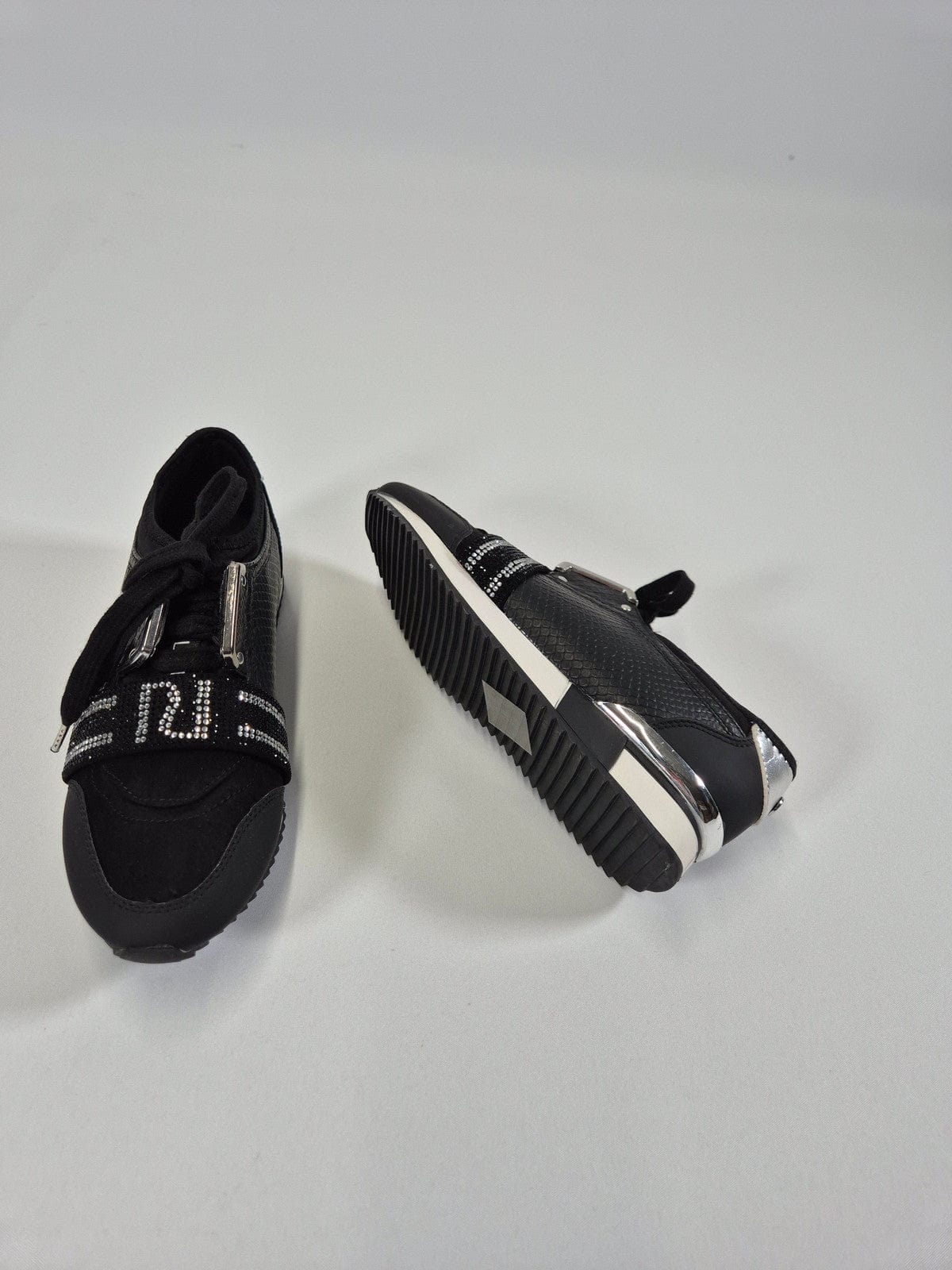 RIVER ISLAND Tüdrukute mustad kivikestega tossud