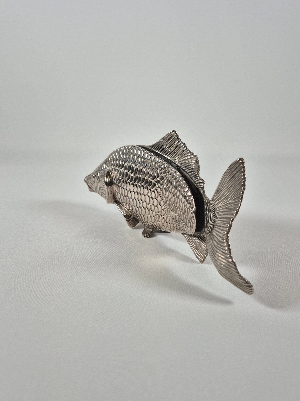 SECOND BEST TAASKASUTUS Kalakujuline salvrätikuhoidja