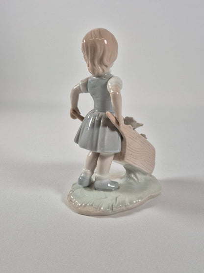 SECOND BEST TAASKASUTUS Keraamiline kuju lillekäruga