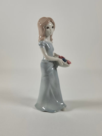 SECOND BEST TAASKASUTUS Keraamiline kuju lillekorviga