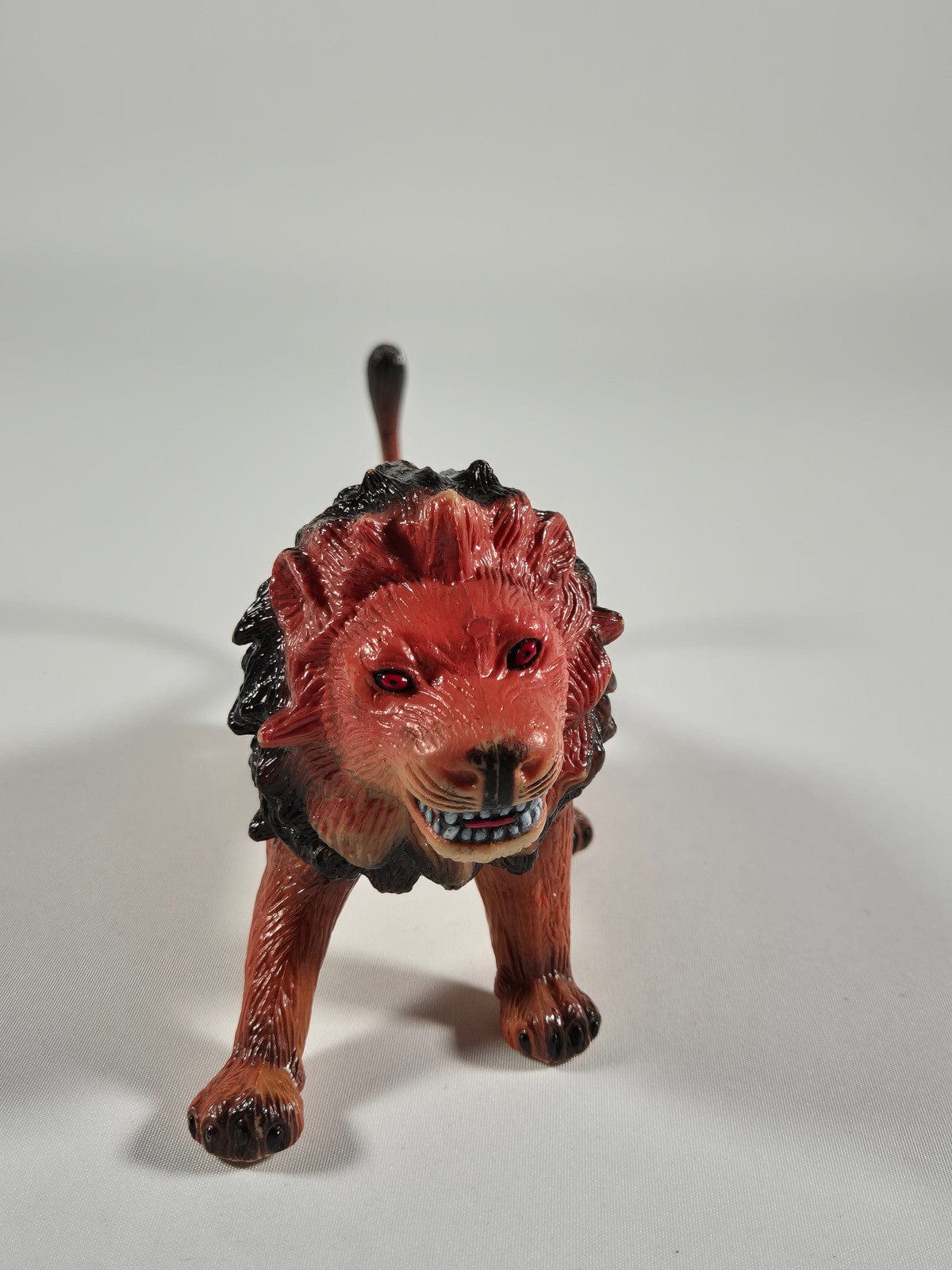 SECOND BEST TAASKASUTUS Lõvi