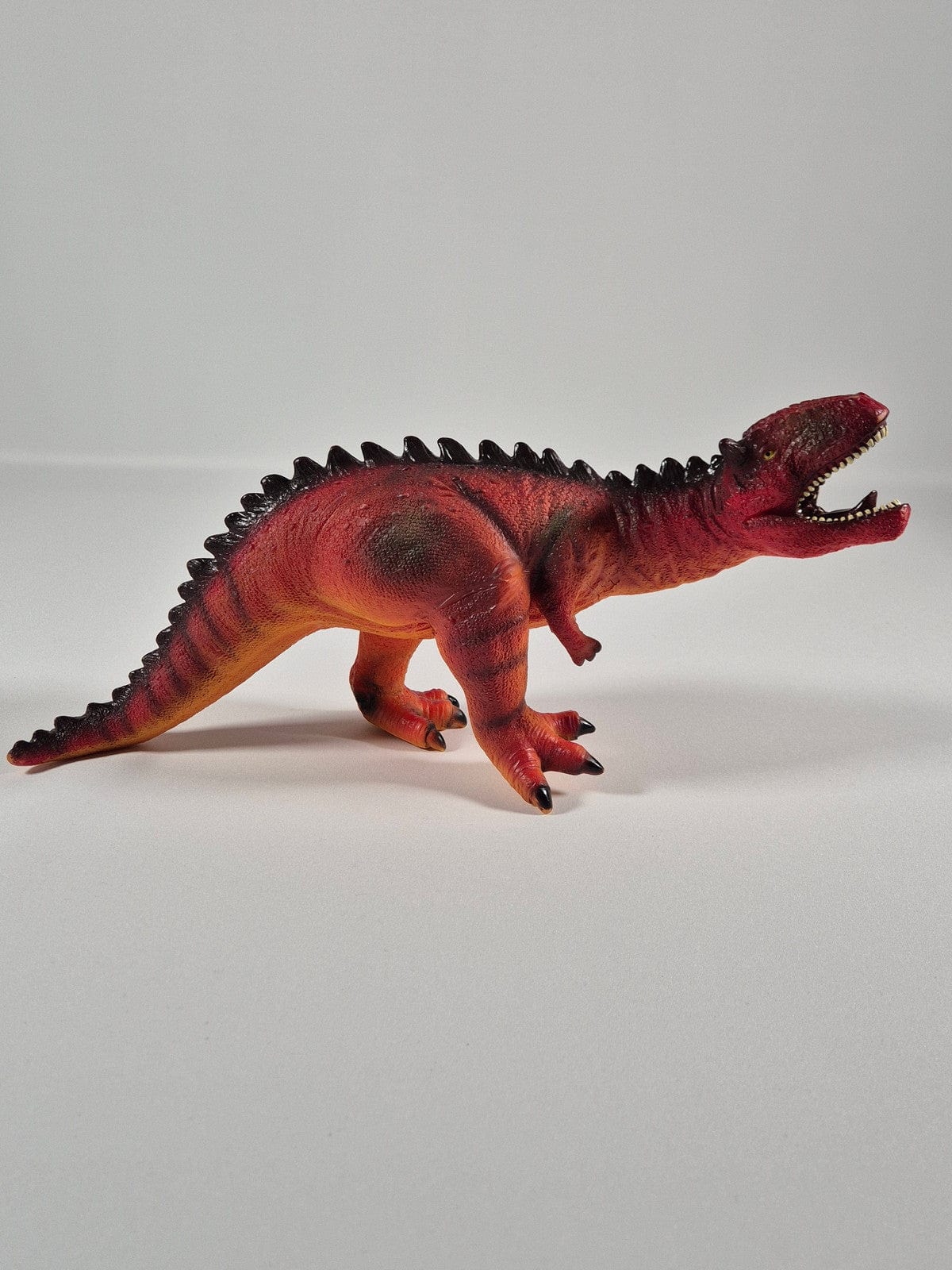 SECOND BEST TAASKASUTUS Mänguasi punane draakon