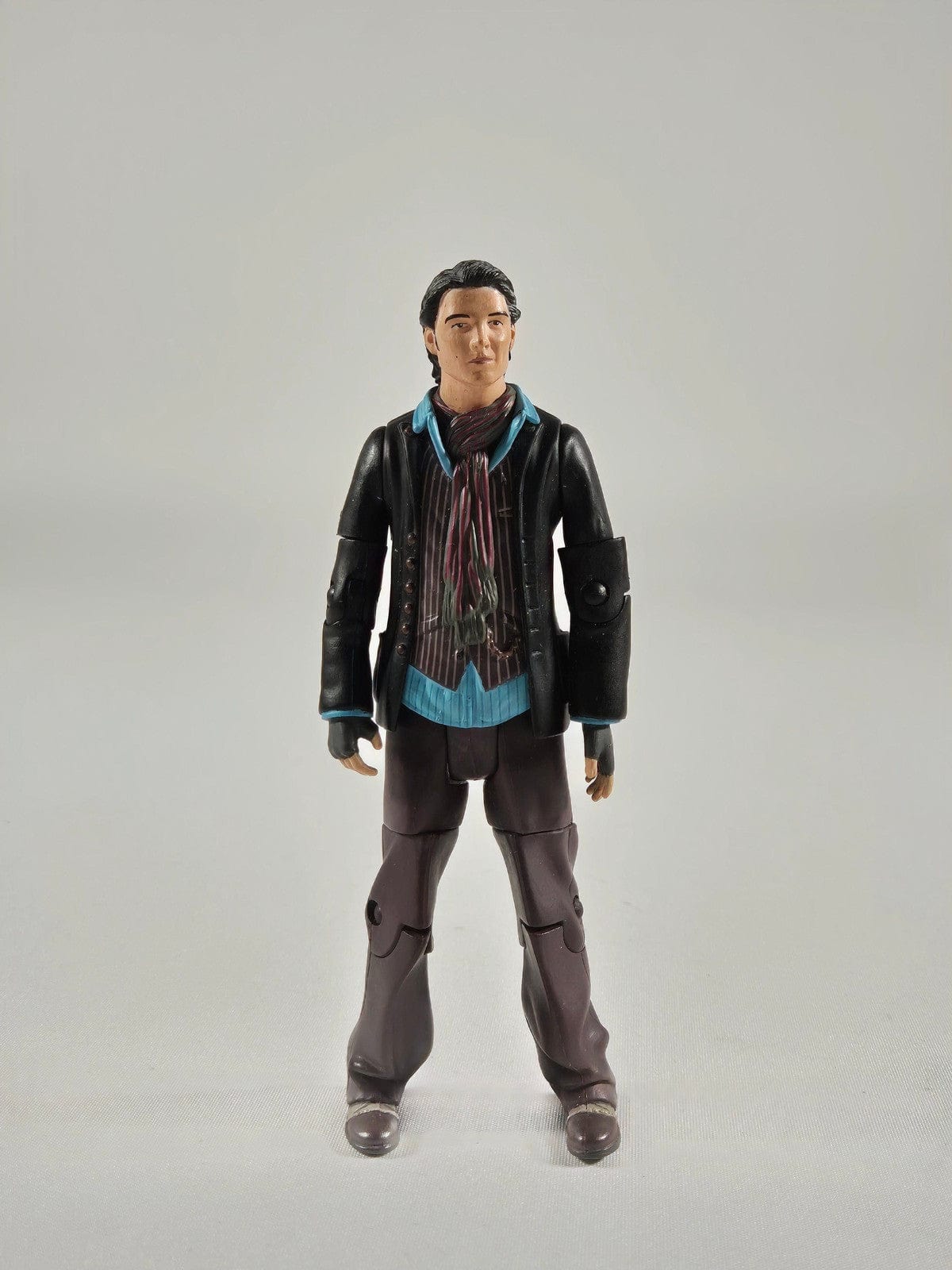 SECOND BEST TAASKASUTUS Primeval figuur Connor Temple