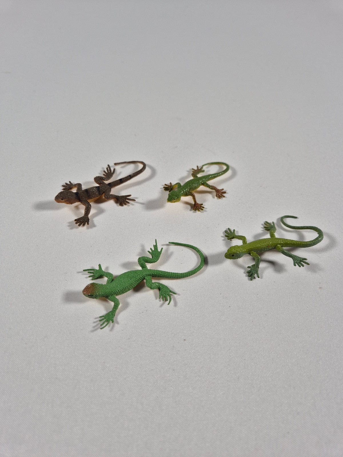 SECOND BEST TAASKASUTUS Ussid ja sisalikud 9tk