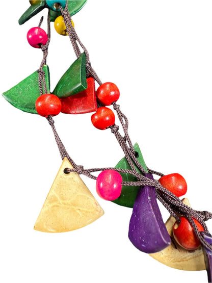 SECOND BEST TAASKASUTUS Värviliste puidust detailidega kaelakee