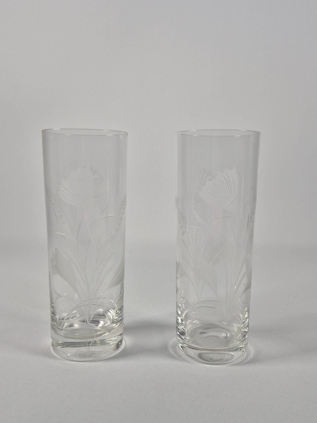 SECOND BEST TAASKASUTUS Vintage lillemustriline graveeritud klaasvaas