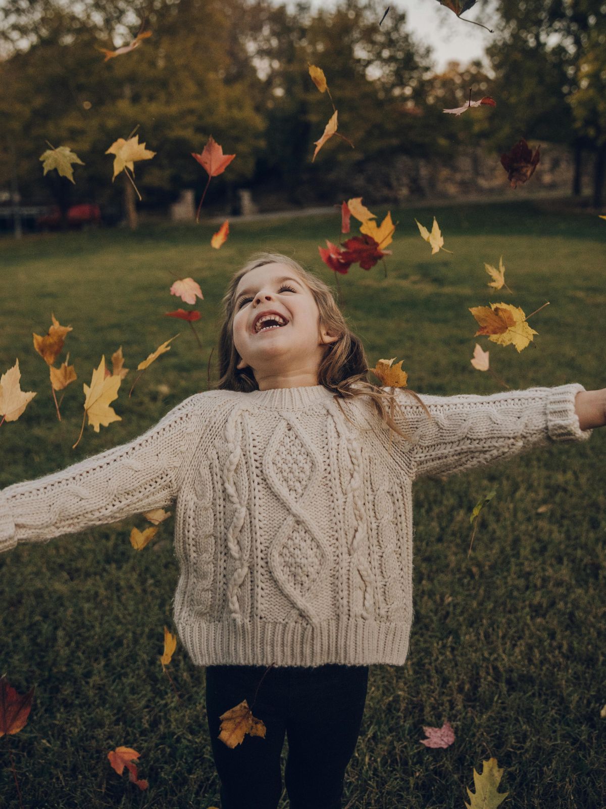 Second Best taaskasutatud ja uued tüdrukute kampsunid ja pusad