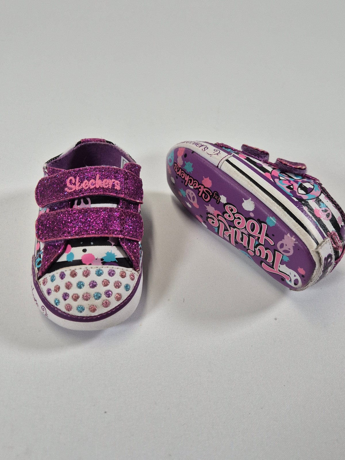 SKECHERS Tüdrukute krõpsudega nahast papud